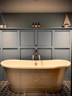 The Bath Arms Shearwater - 1