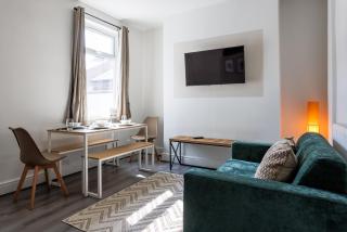 Central Darlington 3 Bedroom Home - 5