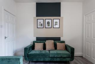 Central Darlington 3 bedroom home - 1