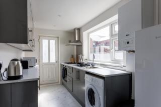 Central Darlington 3 Bedroom Home - Darlington - 0