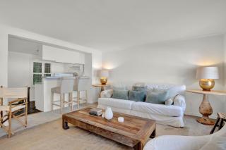 Elsewhere on Madison Square Carriage House - 3