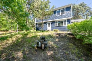 Charming Garrison Colonial Home in Wellfleet - 5