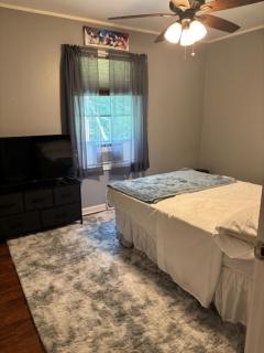 Pocono Hideaway,Big Screen TV, Crisp Air & Autumn Fun - 4