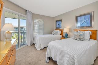 Beach Club #417 - 3