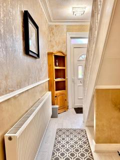 Full Home with Free Parking in Moss Bank, Crumpsall, Manchester - 7