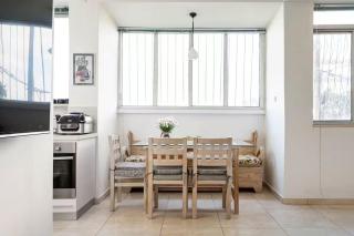 Quiet and Spacious Luxury Apartment with Splendid View between Carmel and Downtown - Haifa - 4