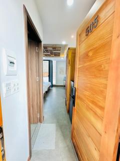 505MSNK Luxe Twin Studio I Balcony & Kitchen - 9