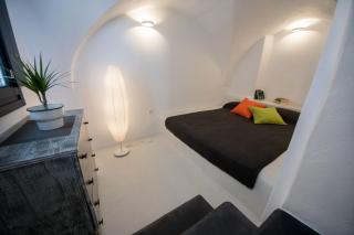 Alba Jacuzzi Suite - 1