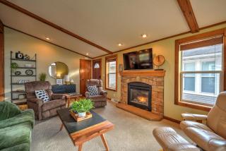 Sarona Serenity Lakeside Retreat with Boat Dock! - 4