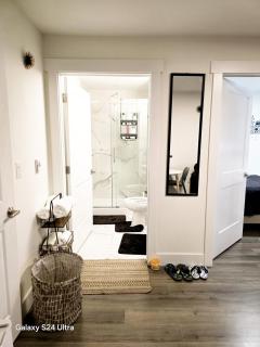 Stay with Silvia - Halifax - 6
