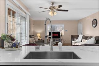 Central East Valley | Community Pool | Specials! - Mesa - 8