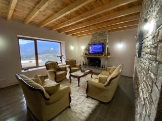 Villa Rovishta - - 4