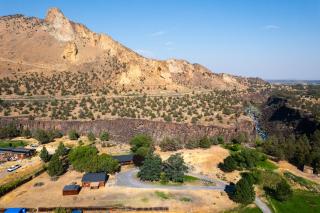 Steps from Smith Rock in Prime Location - 4