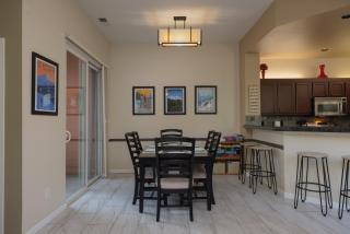 Family Friendly - Minutes to Old Mill - Sleeps 6 - 7