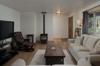 Cozy 2BDR Retreat in Bend for 6 - 5