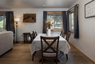 Cozy 2BDR Retreat in Bend for 6 - 6