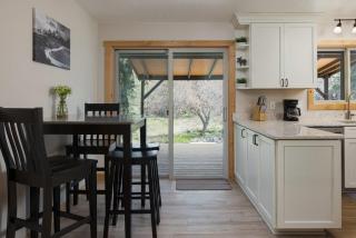 Cozy 2BDR Retreat in Bend for 6 - 3