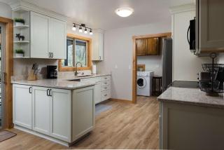 Cozy 2BDR Retreat in Bend for 6 - 2