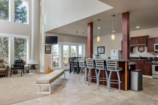 6BR - 6 King Beds - EV - 10min Downtown - Bend - 6