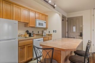 15 min drive to Mt Bachelor Resort Perks - 6