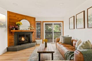 The Fancy Fox - Stunning 4 BR Retreat Close to Lake - 7