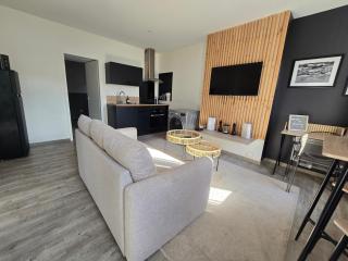 Idéal couples & pro - Patio extérieur- Proche centre ville et gare - Promenade au bord de la Charente - Parking à proximité - Wifi très haut debit - Équipement premium -Netflix - Angoulême - 0