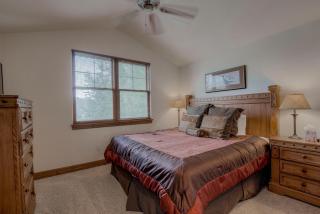 Spacious 4BR Near Trails with Shuttle to Slopes - 7