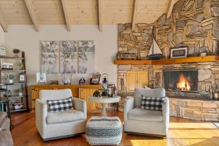 Bearfoot Lodge near Hiking & Skiing - Lake Arrowhead - 2