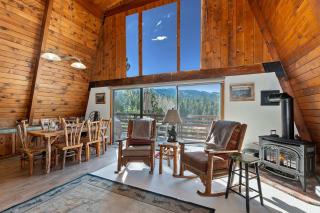 Yosemite Pines Cabin - Sleeps 8 - 8