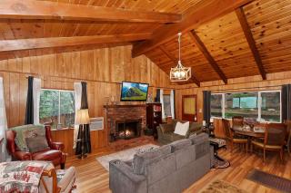 The Lazy Bear Cabin - For 6 - Crestline - 7