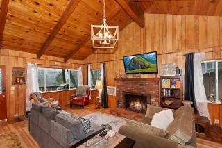 The Lazy Bear Cabin - For 6 - Crestline - 4