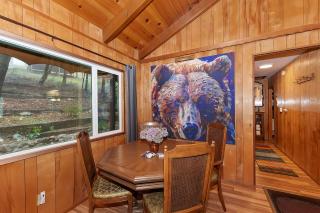 The Lazy Bear Cabin - For 6 - Crestline - 2