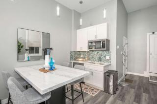 Findlay Market Suites - 6 in 1 - 7