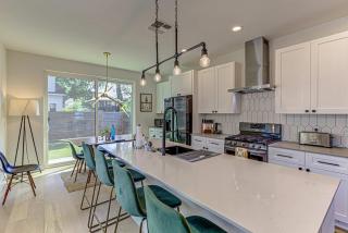 Private Backyard Short & Long Stays in East ATX - 6