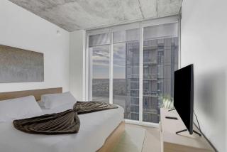 High Rise Luxury Condo with Lake & City Views - Austin - 7
