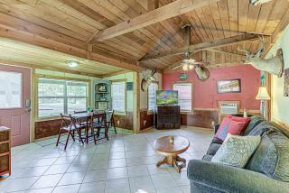 Kingsland Duo 2 Cottages in 1 w Lakeview - 2