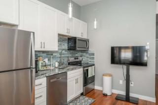 Findlay Market Suite 2 - For 2 - 6