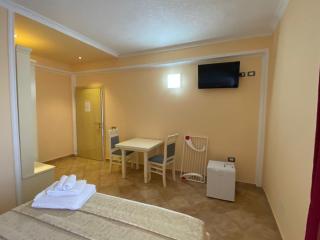 Hotel Restorant Pizzeri Anxhelo - 4