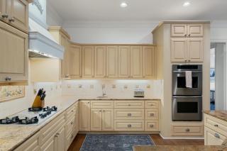 Chic & Secluded 4 BDR in Desirable Tarrytown - 6