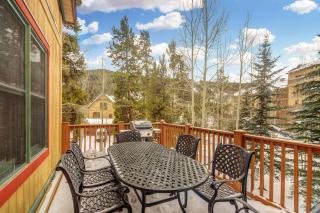 3 BDR for 10 with Pool & Hot Tub Mins to Ski Lift - 6