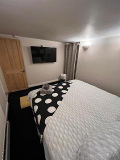 Heaton Chapel Gem: 4BD Victorian Parkside Stay - Manchester - 4