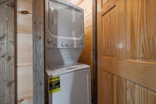 Eagle Feather Cabin - Amazing Views, Hot Tub, Firepit, Games, Dogs! - Sevierville - 4