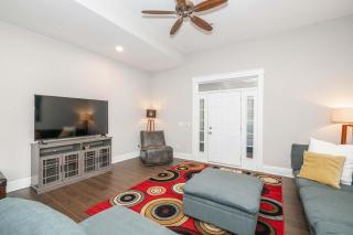 Historic 4BR, 3 Kings, Sleeps 10 - 1