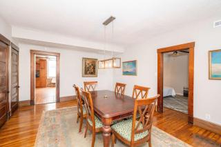 Historic 4BR, 3 Kings, Sleeps 10 - 6