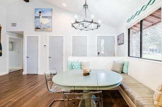 Lake LBJ Waterfront Family-Friendly Retreat - 4