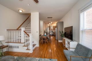 Cityscape Escape - Local Eateries - 1