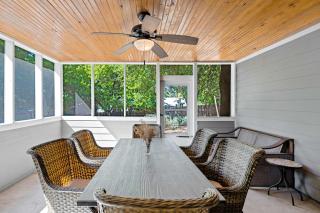Screened-in Porch Walkable to SoCO - 9