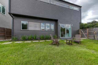 2 Homes in 1 Centrally located near SoCo - 9