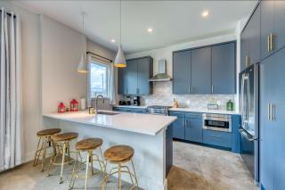 Contemporary Home Centrally Located Near SoCo & DT - 1