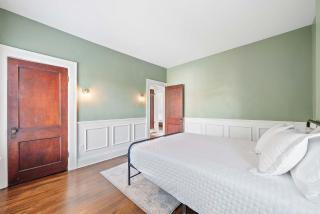 Urban Elegance Getaway - Columbus - 5